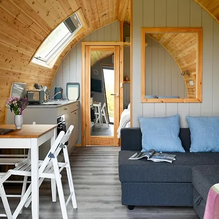 Little Quarry Glamping Bed And Breakfast Tonbridge Exterior photo
