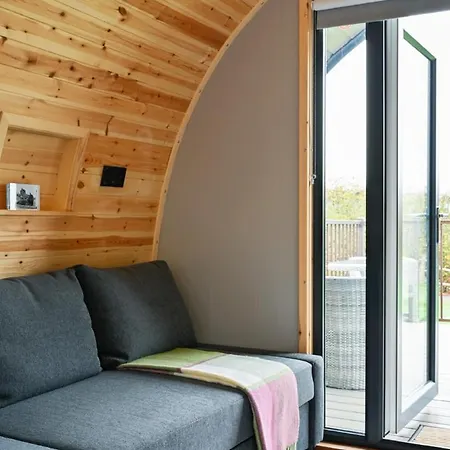 Little Quarry Glamping Bed And Breakfast Tonbridge Exterior photo