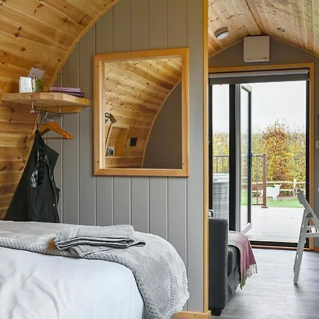 Little Quarry Glamping Bed And Breakfast Tonbridge Exterior photo