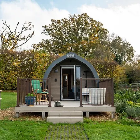 Little Quarry Glamping Bed And Breakfast Tonbridge Exterior photo